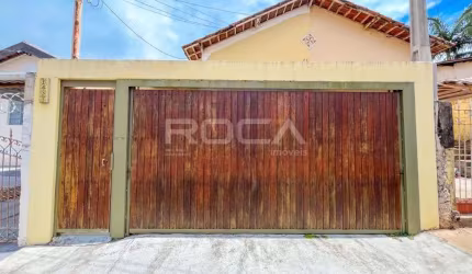 Casa padrão à venda em São Carlos - Jardim Brasil, 2 dormitórios, garagem e muito mais!