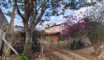 Casa de Alto Padrão com 3 Dormitórios na Quinta dos Buritis, São Carlos