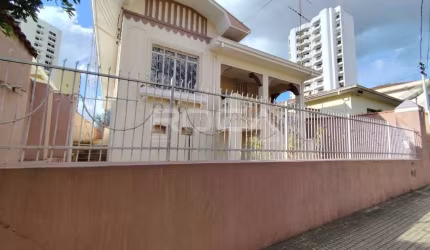 Casa Comercial à venda e locação no CENTRO, São Carlos - 5 dormitórios, 4 garagens!