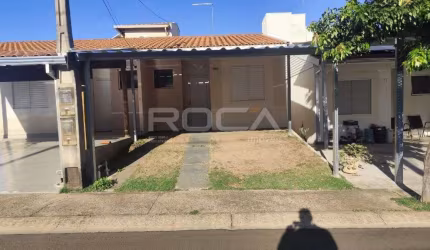 Charmosa casa em condomínio com 2 dormitórios em Moradas 1, São Carlos
