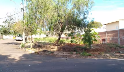 Excelente Terreno Residencial à Venda em Planalto Paraíso, São Carlos