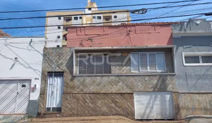 Casa padrão à venda na Vila Prado, São Carlos | 3 dormitórios, 6 garagens