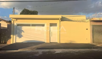Casa de alto padrão com 3 dormitórios no Loteamento Municipal São Carlos 3