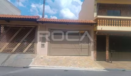 Casa à venda no bairro Cruzeiro do Sul em São Carlos - 3 dormitórios, 1 suíte, 2 garagens cobertas