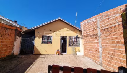 Charmosa Casa de 1 Dormitório à Venda em Planalto Verde, São Carlos