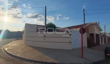 Charmosa casa térrea de 3 dormitórios na Nova Estância, São Carlos