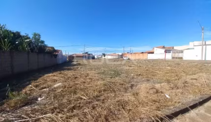 Oportunidade única! Terreno à venda no Jardim Embaré, São Carlos.