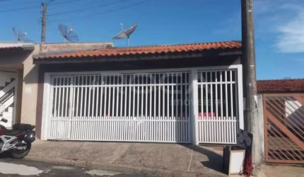 Casa à venda no bairro DOURADINHO em São Carlos: 3 dormitórios, suíte, e garagem coberta!