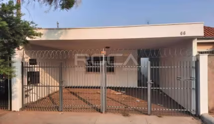 Casa Padrão com 2 dormitórios no Jardim Bandeirantes em São Carlos