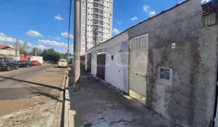 Casa com 4 quartos à venda na Rua Miguel Giometti, 825, Vila Costa do Sol, São Carlos, 261 m2 por R$ 390.000