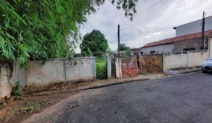 Terreno à venda na Rua Francisco Crestana, 644, Vila Nossa Senhora de Fátima, São Carlos por R$ 213.000