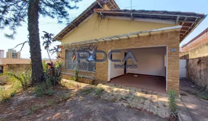 Casa à venda no CENTRO - São Carlos - 3 dormitórios e 4 garagens