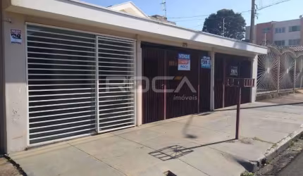 Casa à venda no Jardim São João Batista - São Carlos: 3 dormitórios, 1 suíte e 2 garagens