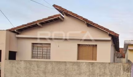 Casa à venda na Vila Marcelino, São Carlos - 2 dormitórios, 3 banheiros e edícula