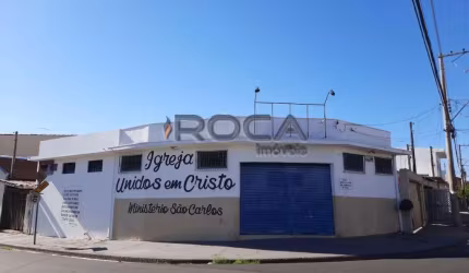 Oportunidade única! Barracão comercial à venda em Cidade Aracy, São Carlos.