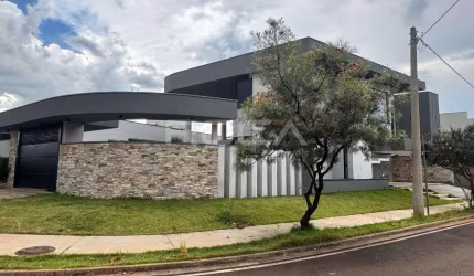 Linda Casa de Alto Padrão em Condomínio Parque Residencial Damha III, São Carlos