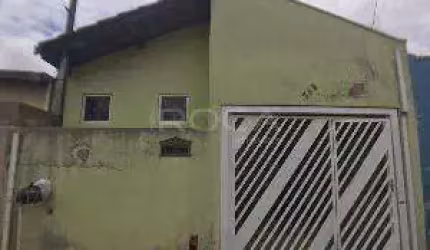 Casa à venda em Vila Brasília, São Carlos: 2 dormitórios, suítes, garagem coberta