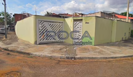 Bela Casa à Venda no Mirante Bela Vista, São Carlos - 3 Dormitórios, Piscina e Garagem Coberta