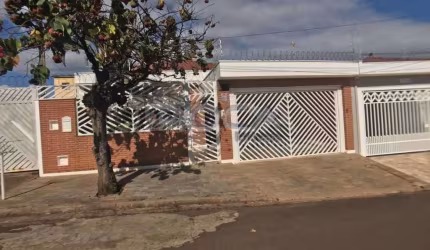 Casa à venda e locação no Recreio dos Bandeirantes, São Carlos - 3 dormitórios e área de lazer