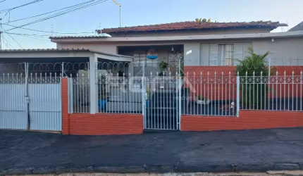Casa à venda no Jardim Beatriz, São Carlos - 3 dormitórios, garagem coberta e mais!