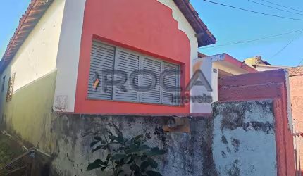 Charmosa casa no CENTRO de São Carlos com 2 dormitórios