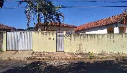 Casa à venda no Jardim Paulista, São Carlos - 3 dormitórios, 2 suítes, 2 garagens