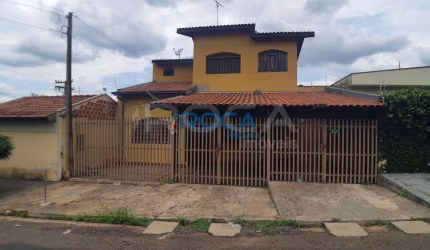 Casa com 3 quartos à venda na Rua Jorge Tibiriçá, 446, Jardim Centenário, São Carlos, 280 m2 por R$ 640.000