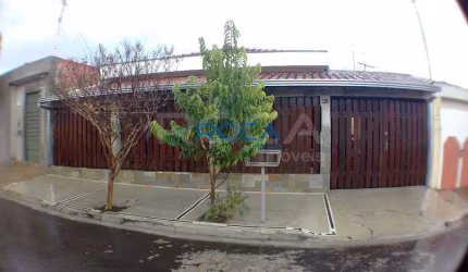 Casa com 3 quartos à venda na Rua Guatemala, 51, Vila Brasília, São Carlos, 2 m2 por R$ 583.000