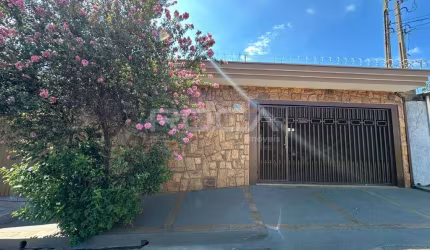 Casa à venda na Vila Prado, São Carlos - 3 dormitórios, 1 suíte, 3 banheiros