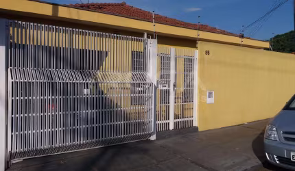 Casa padrão à venda em Lagoa Serena, São Carlos - 3 dormitórios, canil e depósito!