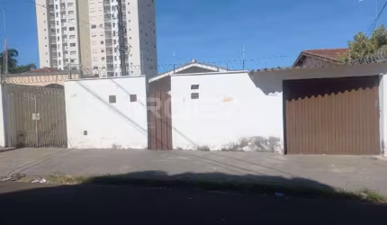 Casa Padrão à venda em Cidade Jardim, São Carlos: 3 dormitórios, edícula e garagem coberta!