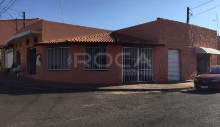 Casa à venda no Douradinho, São Carlos: 2 dormitórios, 3 garagens