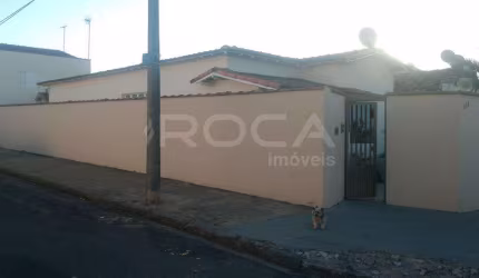 Casa com 4 quartos à venda na Avenida Sallum, 144, Vila Prado, São Carlos, 258 m2 por R$ 650.000