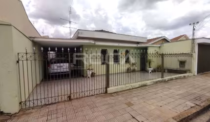 Casa à venda na Vila Prado em São Carlos: 3 dormitórios, 2 banheiros, 3 garagens