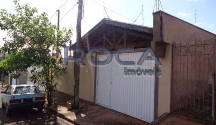 Casa à venda em São Carlos - 3 suítes no bairro Romeu Santini