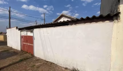 Casa padrão à venda no Jardim Beatriz, São Carlos | 2 dormitórios e 2 garagens