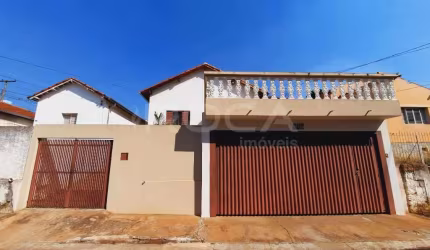 Casa padrão à venda no Jardim São Carlos, São Carlos - 3 dormitórios e ampla área de lazer