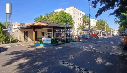 Apartamento de 2 dormitórios com garagem no Jardim Jóckei Club A