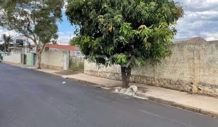 Locação de Terreno / Comercial na cidade de São Carlos