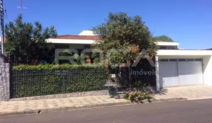 Casa de alto padrão com piscina aquecida e jacuzzi no Centro de São Carlos
