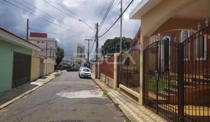 Casa Padrão de 3 Dormitórios no Bairro Cidade Jardim em São Carlos