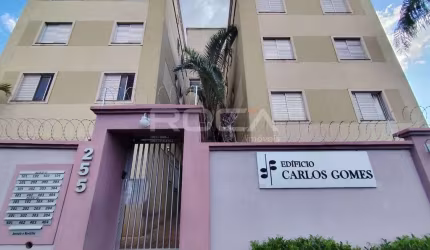 Aluguel de Apartamento Padrão com 3 Dormitórios no Centro de São Carlos