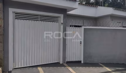 Casa à venda em São Carlos: 2 dormitórios, suíte e churrasqueira!