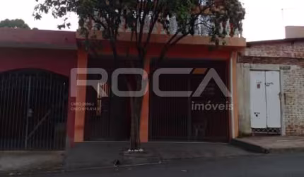 Sobrado à venda em Cidade Aracy, São Carlos: 4 dormitórios, suíte, garagem coberta