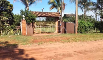 Chácara à venda com campo de futebol e churrasqueira em São Carlos