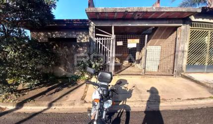 Casa padrão à venda com 3 dormitórios no bairro Douradinho, São Carlos