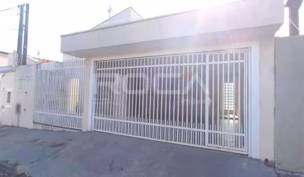 Casa com 3 quartos à venda no Jardim Ipanema, São Carlos , 130 m2 por R$ 470.000