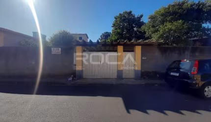 Casa Padrão com 4 Dormitórios na Vila Costa do Sol - São Carlos