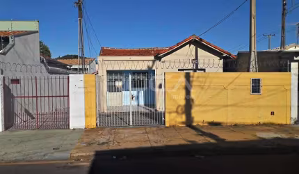 Casa com 2 quartos à venda na Rua Quintino Bocaiúva, 1190, Vila Prado, São Carlos, 156 m2 por R$ 290.000
