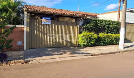 Casa de alto padrão com 3 dormitórios e edícula no Centro de São Carlos